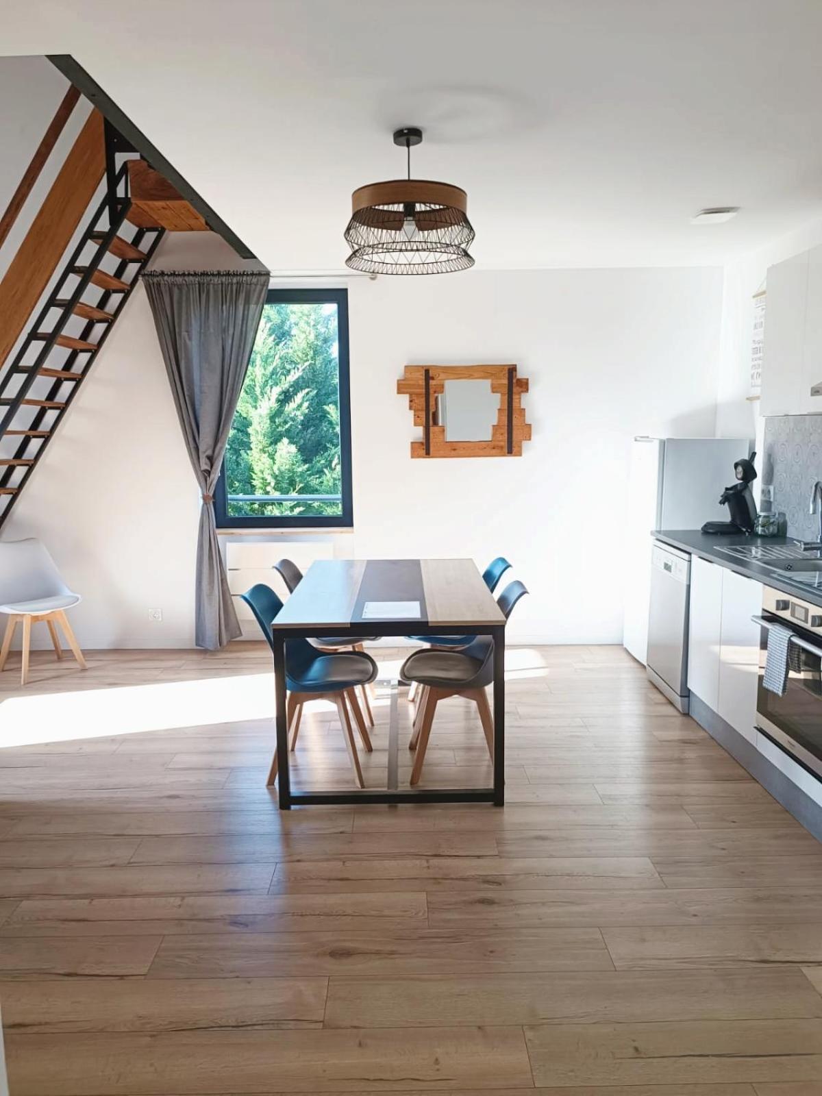 Appartement Duplex Dans Une Ancienne Usine Beaupreau-en-Mauges Ngoại thất bức ảnh
